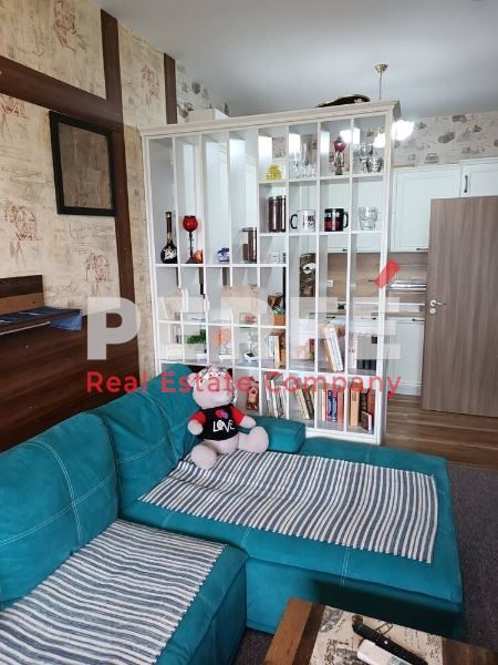 Продава се Двустаен апартамент в Бургас, Зорница - 76 кв.м за 2500 €/кв.м - Снимка #2