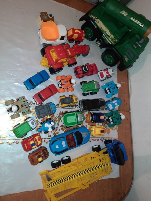 Машинки игрушкий