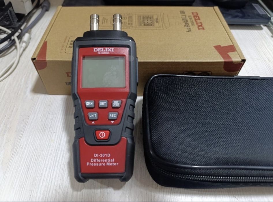 Цифровой манометр Delixi DI-3001D