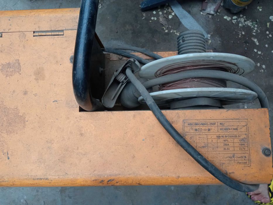 Трёхфазный сварочный полуавтомат