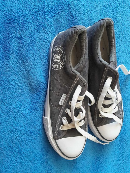 Нови кецове Bulldozer