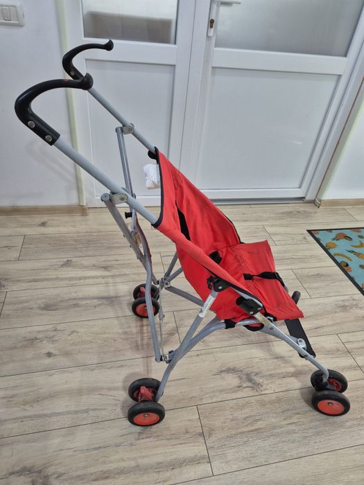 Vand carut pliabil  pentru vara.