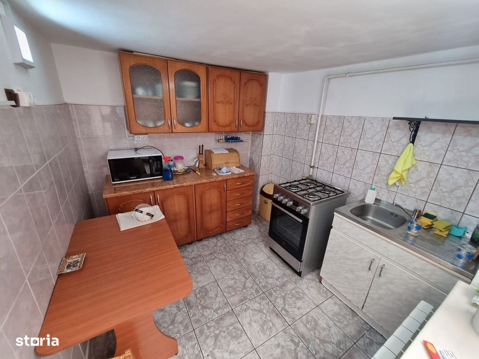 Dacia-  casa cu 5 camere de caramida