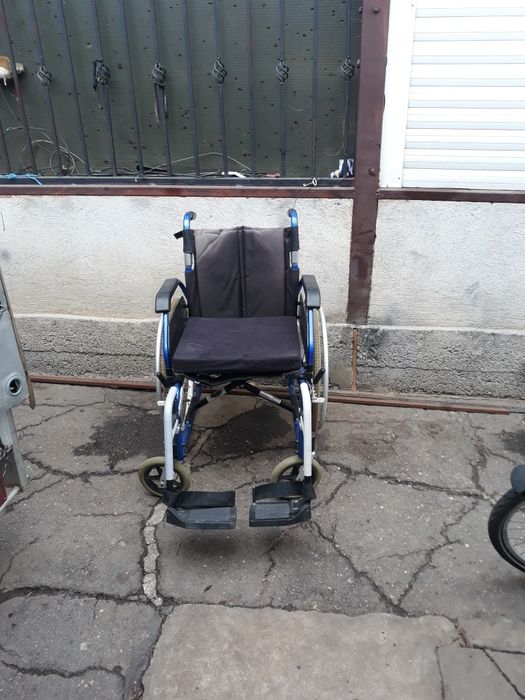 Carucior handicap scaun cu rotile
