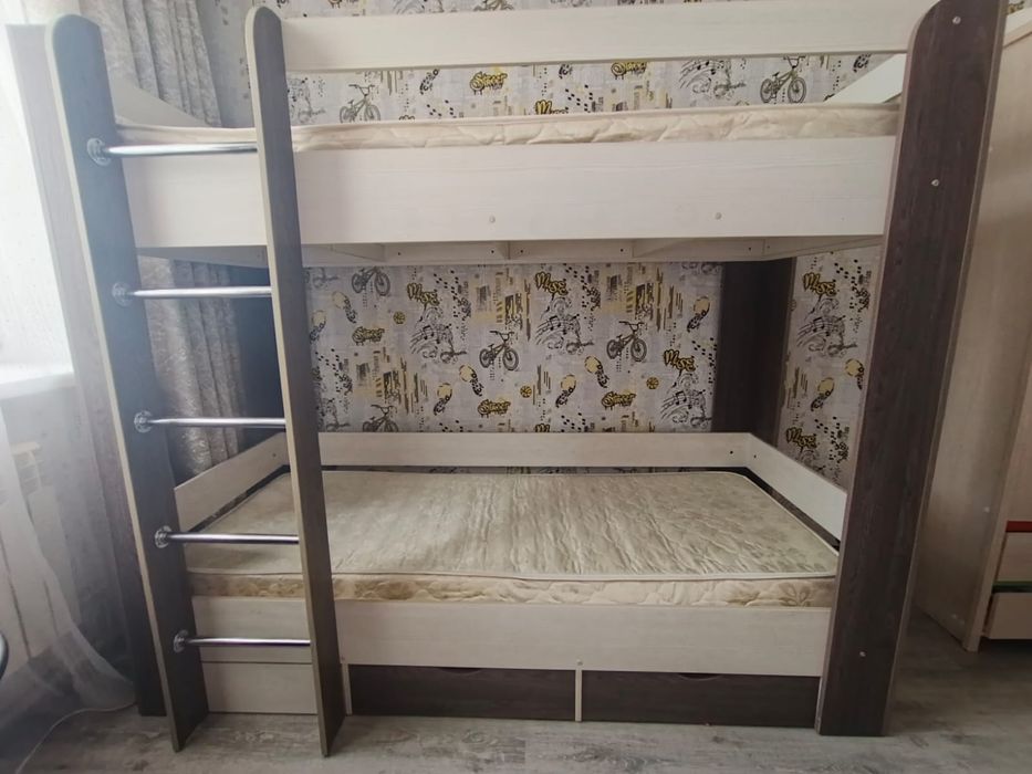Продам двухъярусную кровать