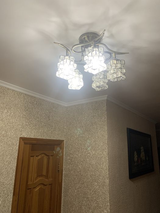 продаются люстры рабочие