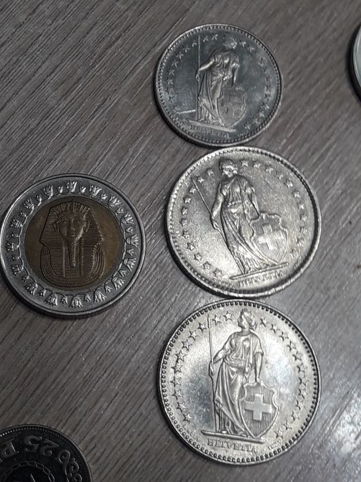 Продам набор монет