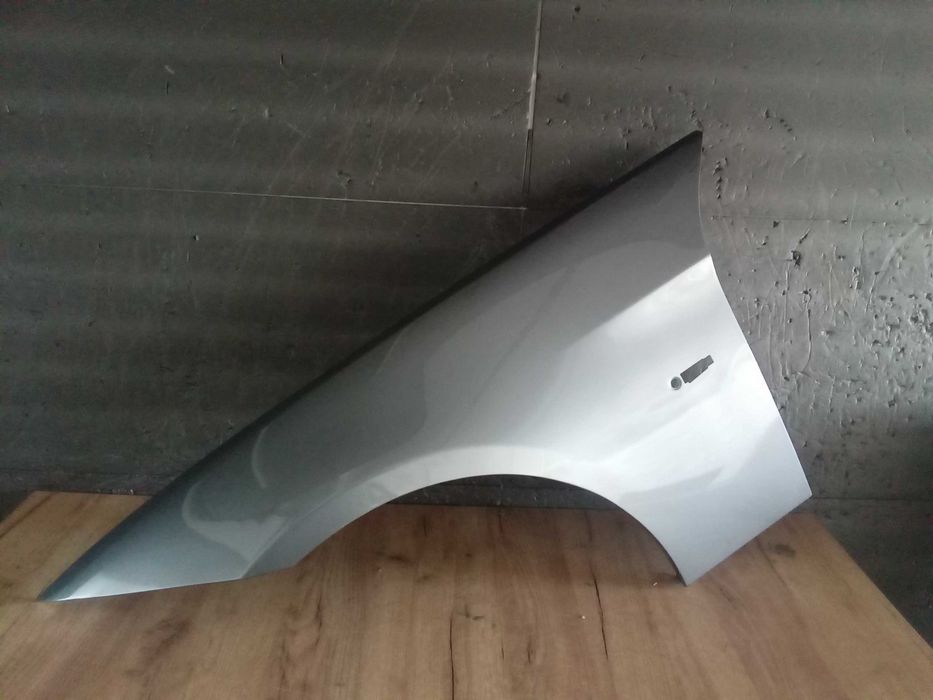Aripa  fata BMW E90 E91 Gri A52 NOUA 2005-2011 Stângă Sau Dreaptă Disponibila