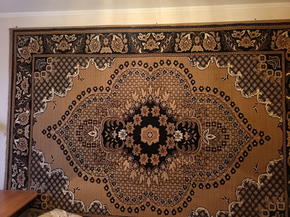 Продам ковры в хорошем состоянии