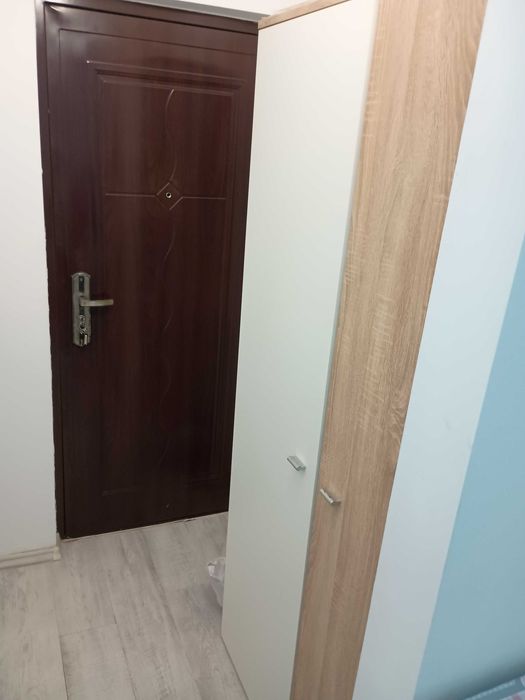 Inchiriez garsoniera zona vasile Arron