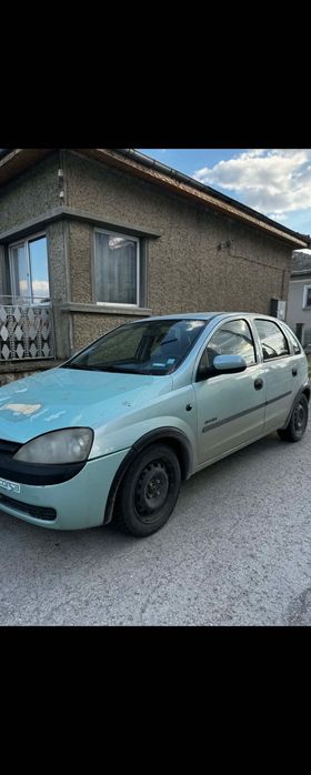 Опел Корса Продава се на части.