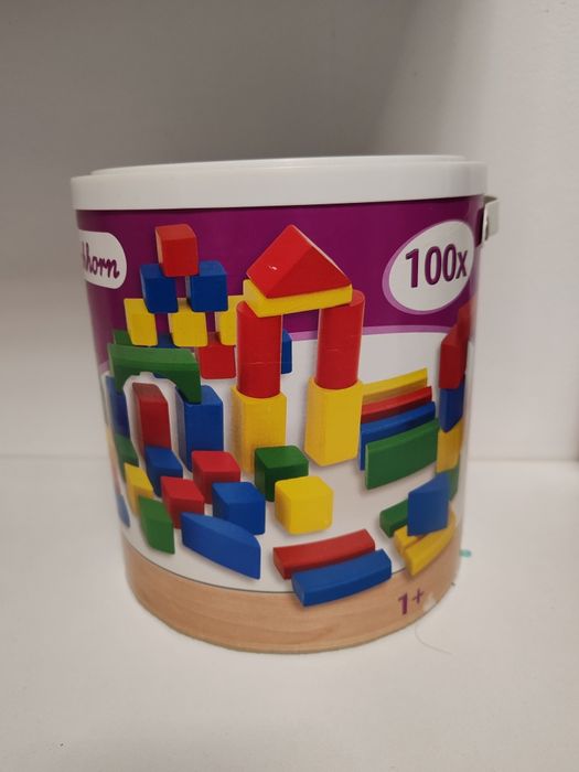 Cuburi din lemn de construit