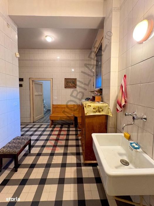 UNIRII-MIRCEA VODA, apartament in vila interbelica, 6 camere, 190 mp