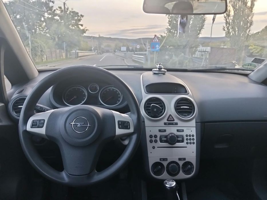 Opel CORSA 1.2 benzina