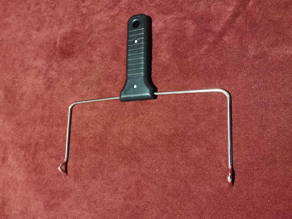 Инструмент  дръжка за повдигане на грил шиш от фурната