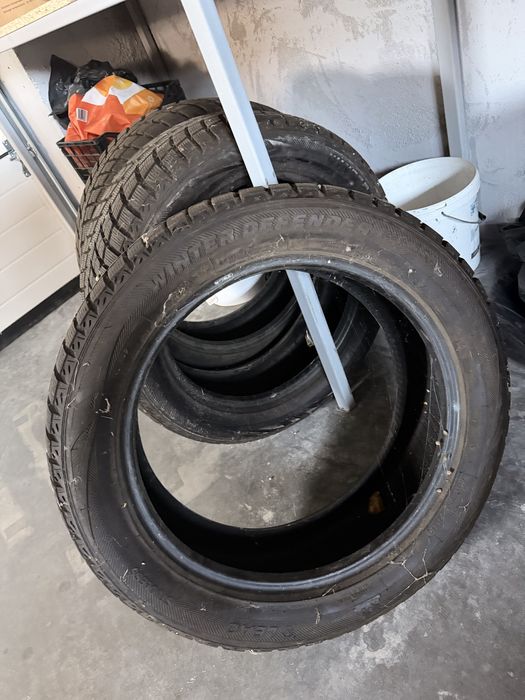 Vând anvelope M+S 255/50/R20