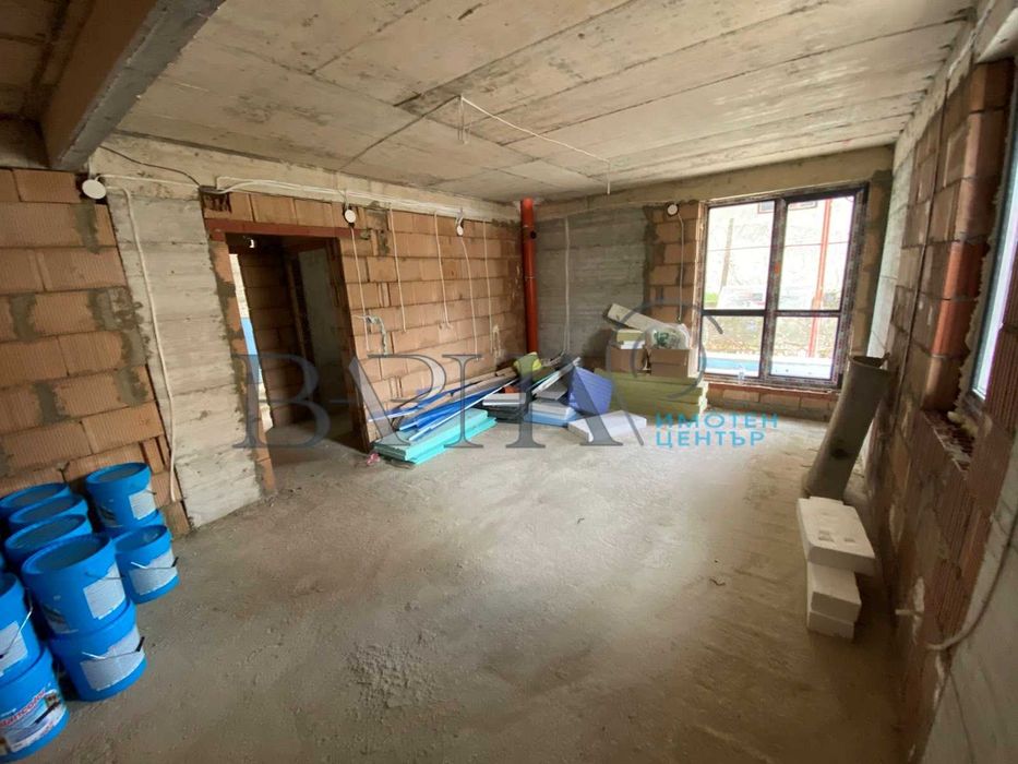 Продава се Двустаен апартамент в Варна, Център - 61 кв.м за 953 €/кв.м - Снимка #2