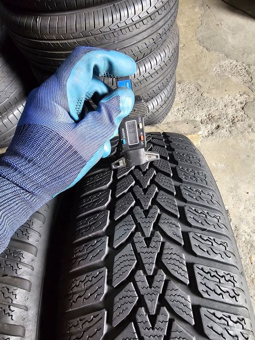4 anvelope iarna 185 60 15 Dunlop 6mm