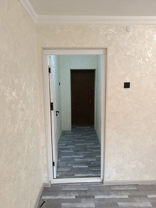 Qora qamish soy boyi 1xonali kvartira sotiladi.