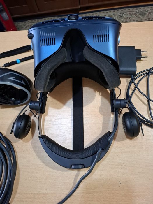 KIT / SET Cască VR HTC Vive Cosmos.