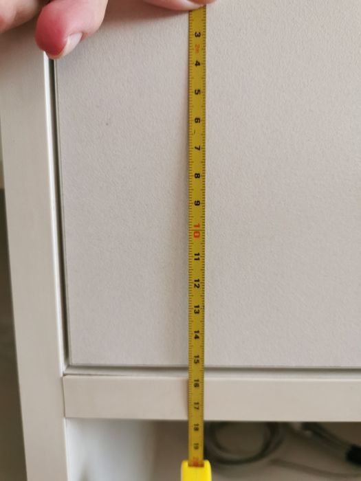 Витрина със стъклени рафтове и врата+помощно шкафче на колела