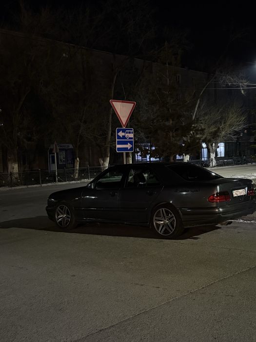 В продаже Мерседес w210.