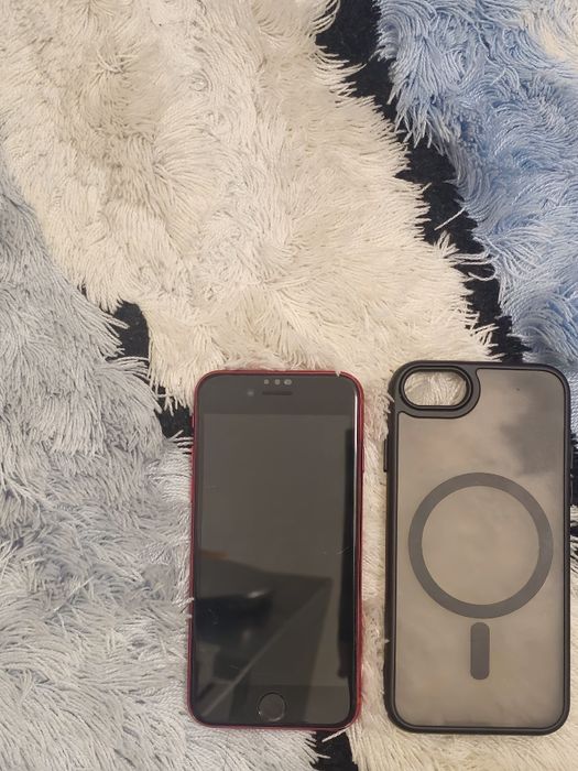 Iphone se 2020 в красном цвете