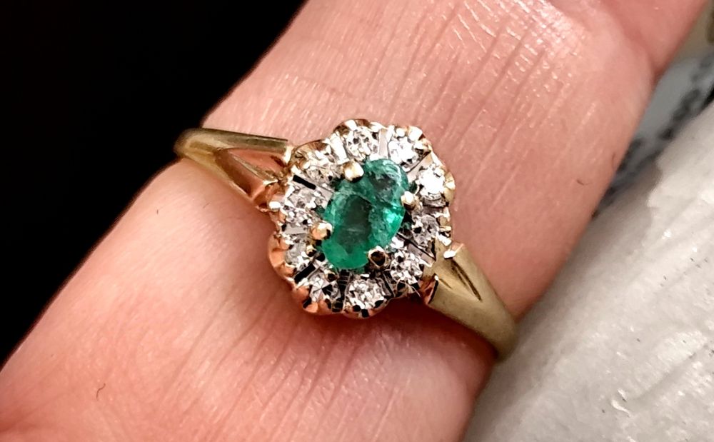 Златен Пръстен / Изумруд / Брилянти