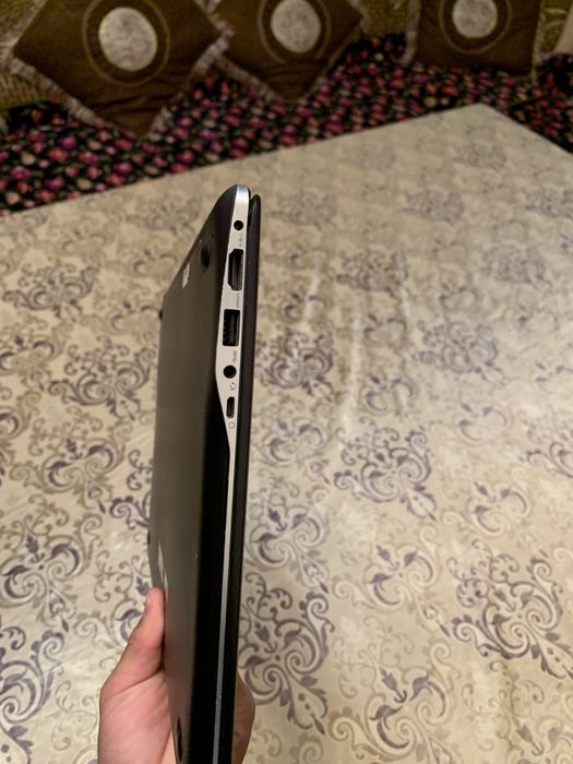 Notebook Core i7 holati tiniq