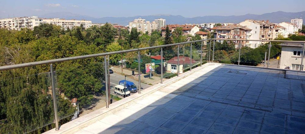 Отдава под наем тристаен апартамент до Манастира