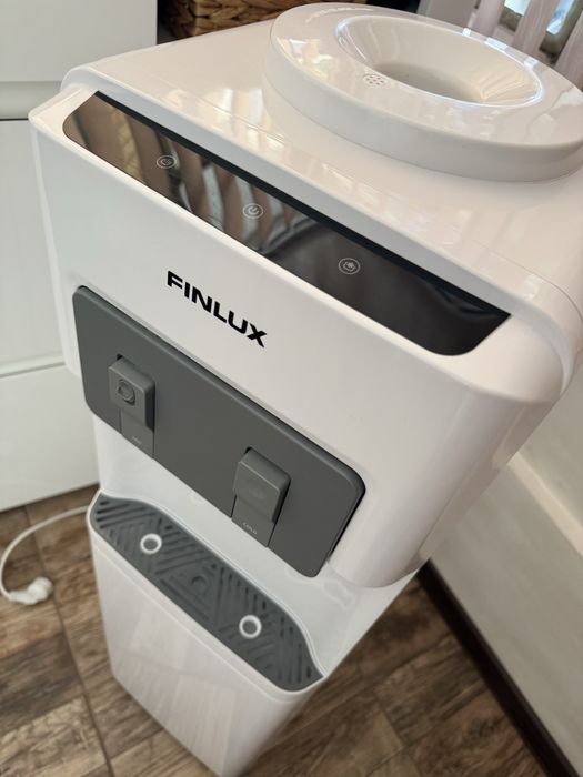 Продавам диспенсър за вода