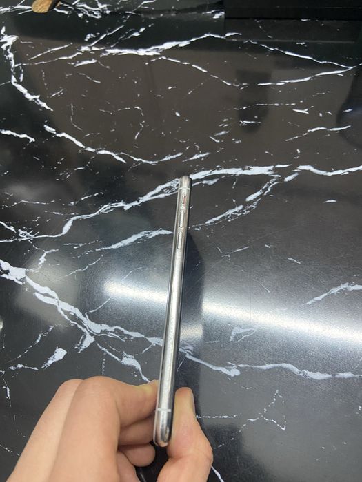 iPhone X 64GB — отличное состояние