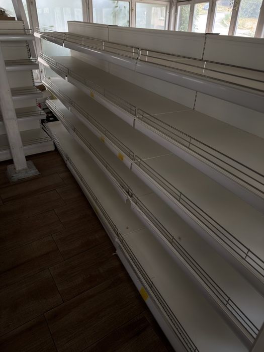 Крайстенни и островни стелажи за магазини за хранителни и нехранителни стоки