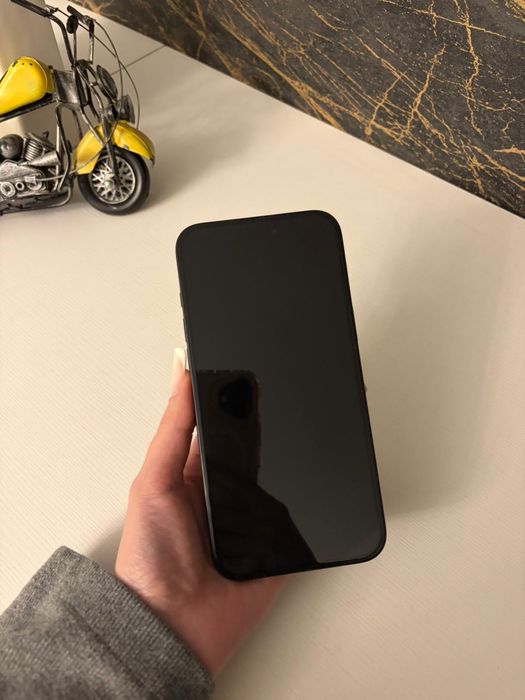 Iphone 16 plus black