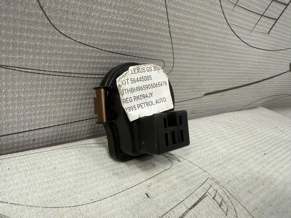 Actuator control suspensie Lexus GS 300 350 430 450H COD: 8924130041 2009 / [2005-2012] / (5B2)