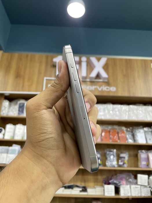 Iphone 15 pro titan
