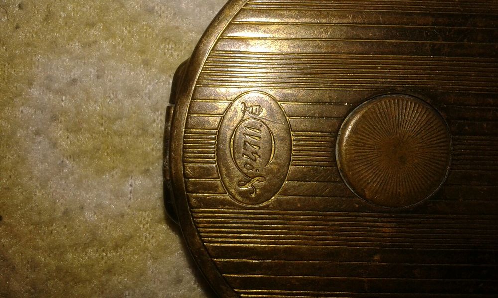 Стара пудриера