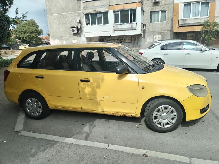 Продавам Шкода Фабиа 1.6 D