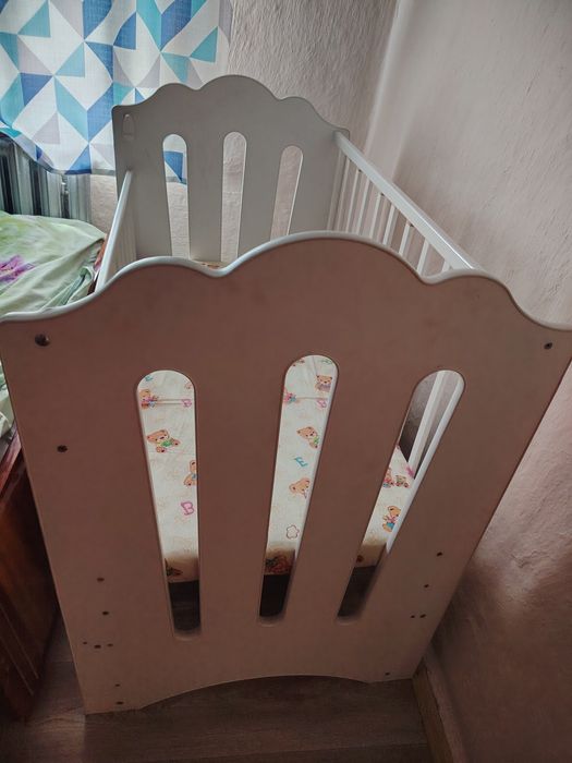 Продам детскую кроватку