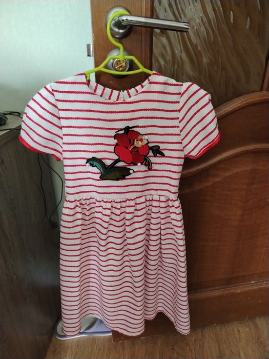 Детские платья продам