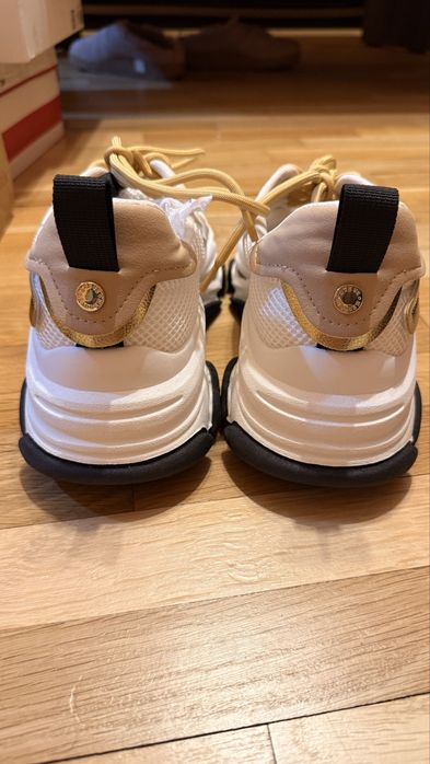 Нови маратонки Steve Madden