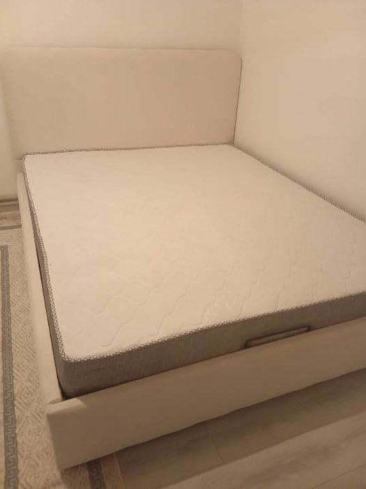 Продам Кровать двухспальная