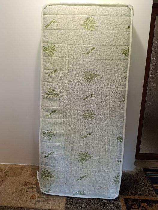 Продавам матрак на Тед