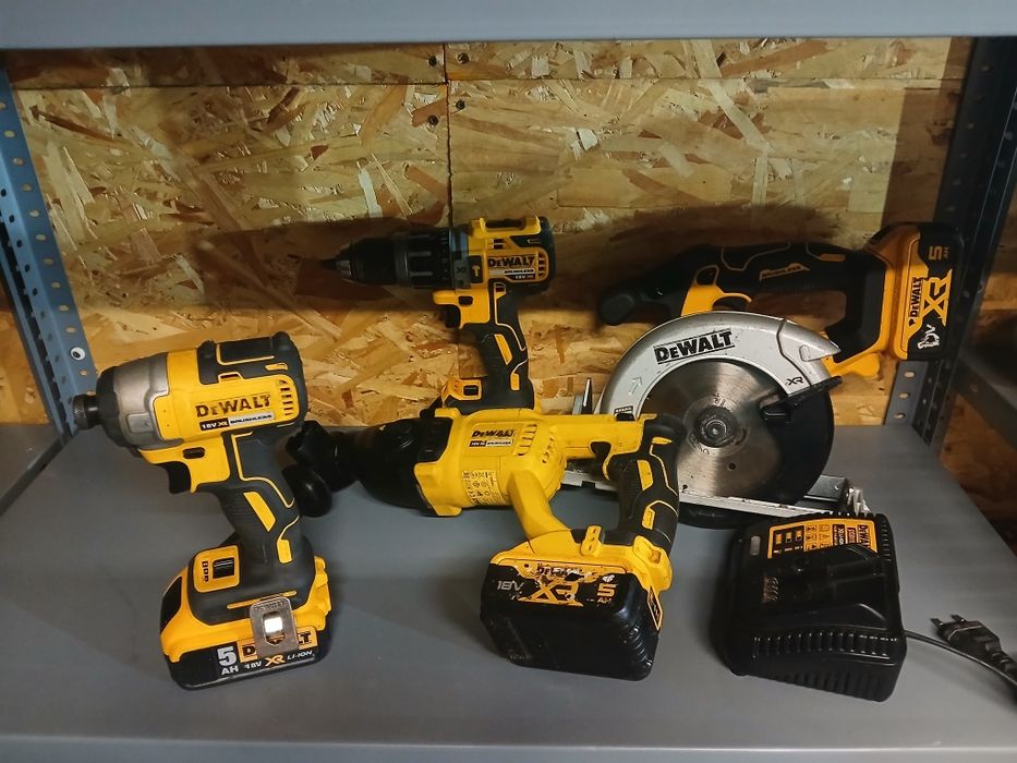 Dewalt set 18volți