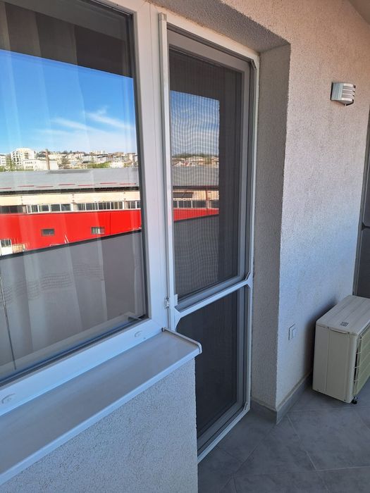 Privat închiriază apartament