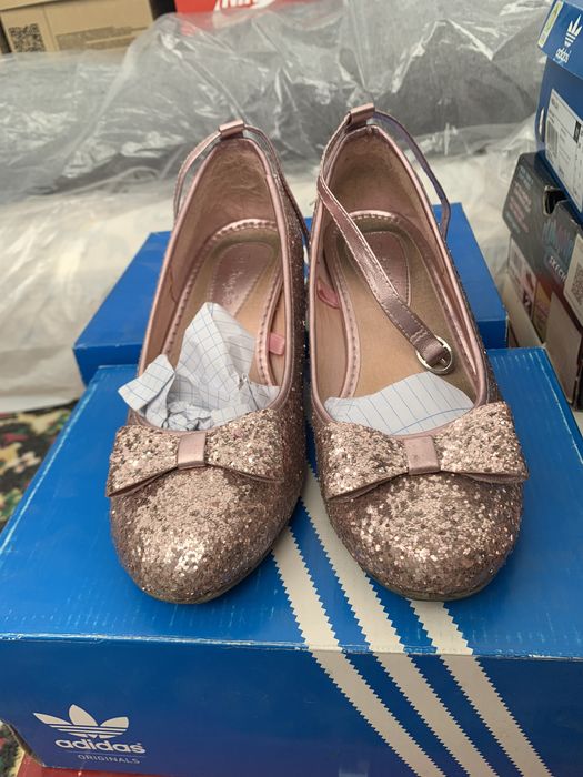 Туфельки детские продажа.