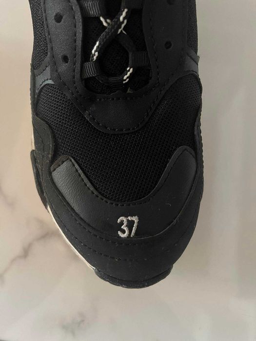 Продавам маратонки