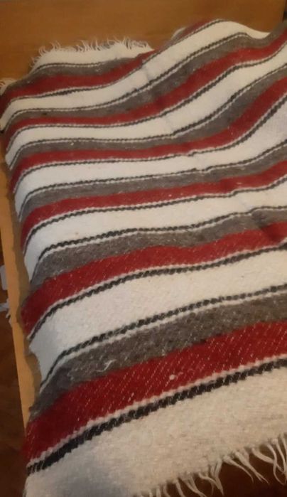 Pătură din Maramureș, lână 100%, nefolosită, stare impecabila