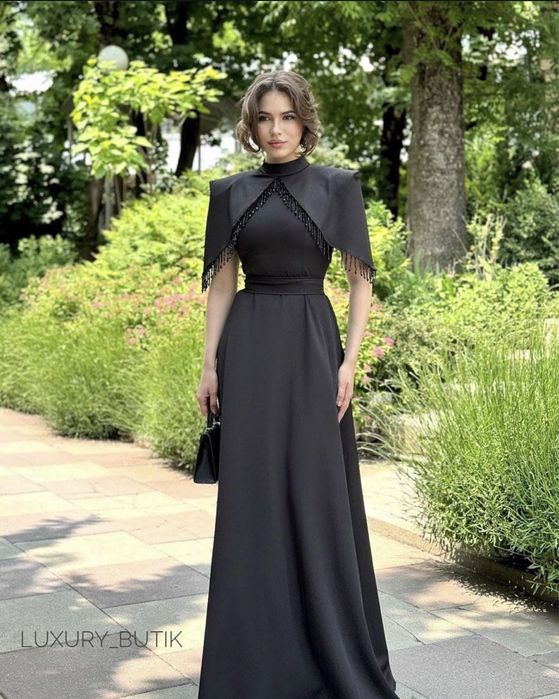 Платье вечернее черного цвета