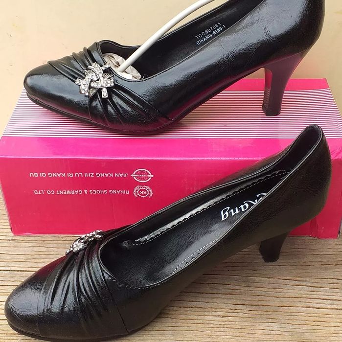 Новые женская обувь